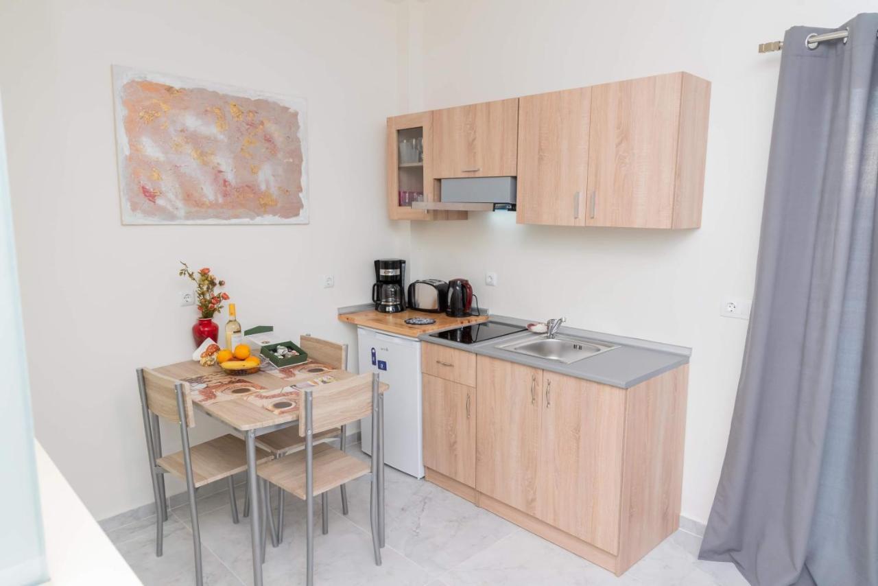 As Alesias Suites.Room 12. Rhodes City 外观 照片